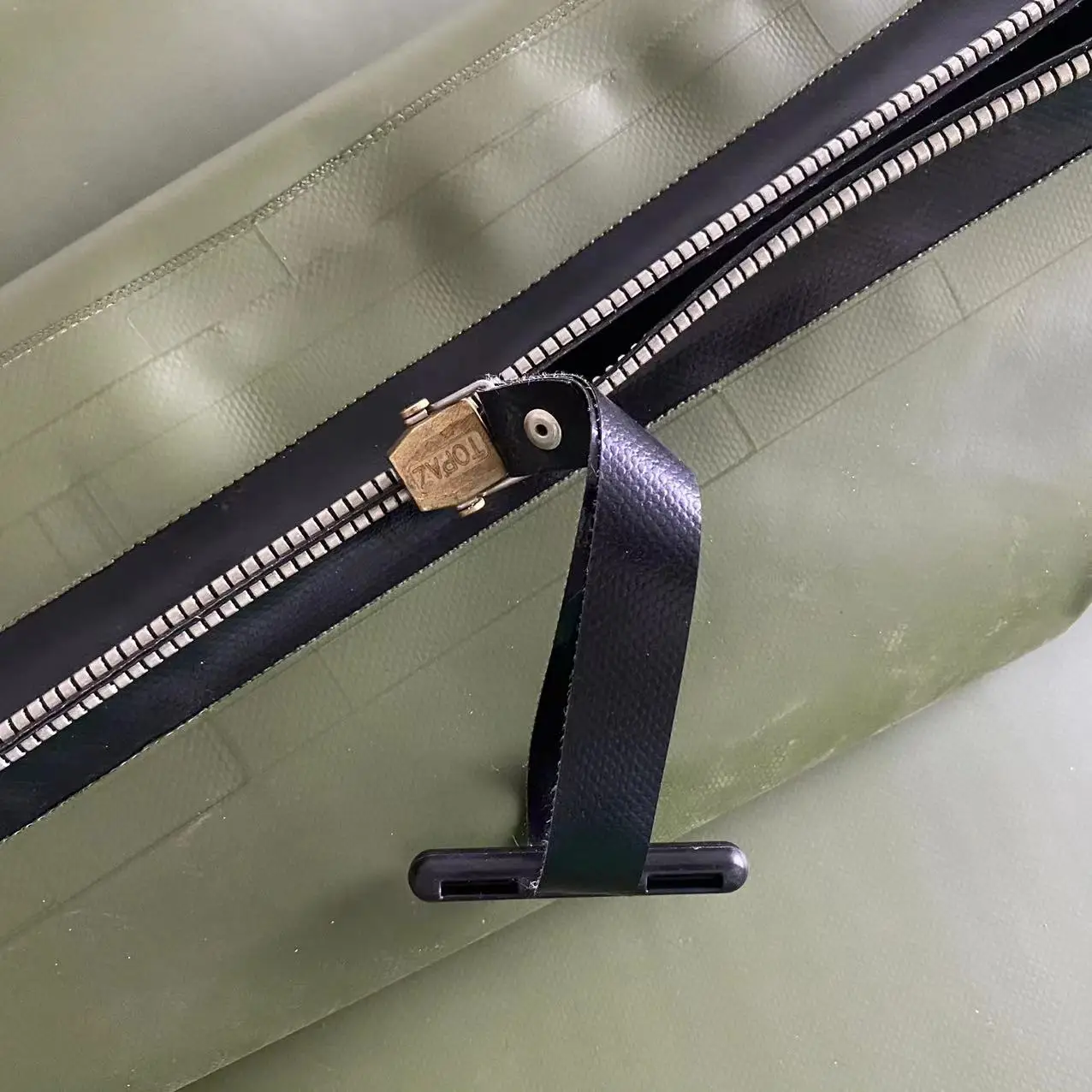 Fire-retardant Heavy Duty PVC  Airtight Zipper Waterproof Zipper Customized Length