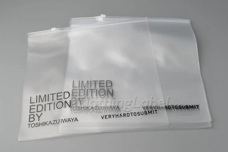Wholesale Self-Sealing PE Plastic Zip Lock Bag with Logo Printing Custom Gusset Design for Black Tshirt Clothing Packaging