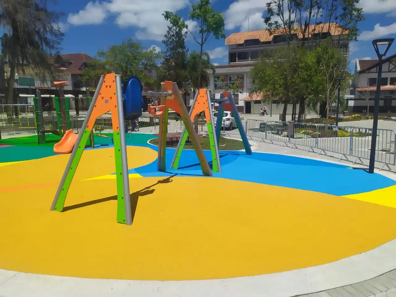 UV stable seamless epdm rubber granules for playground rubber flooring