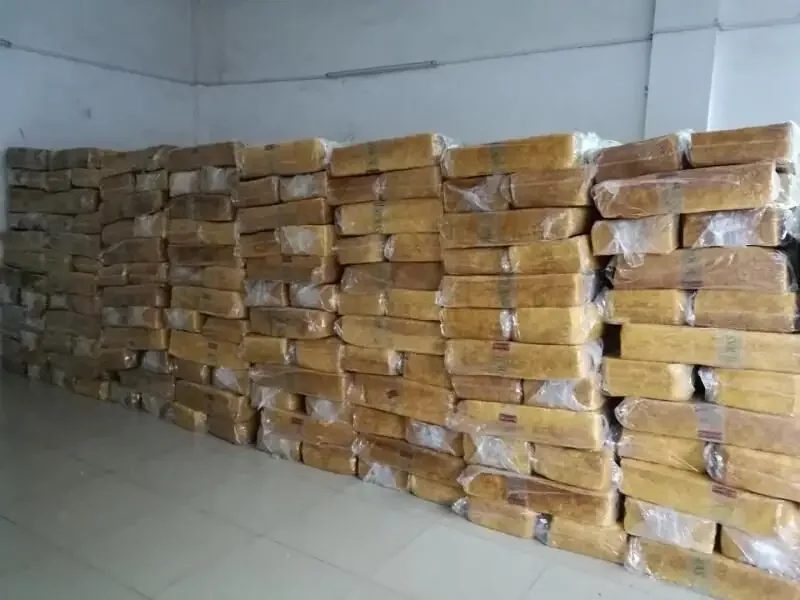Дешевая цена натуральные резиновые листы SBR поставка высококачественного стирол-бутадиенового каучука (SBR 1500 1502 1712 1778)
