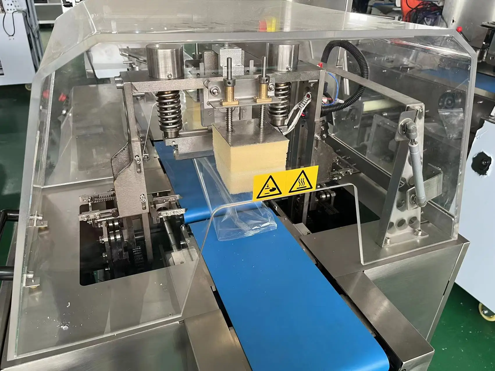 Fully automatic horizontal wrapping flow pack packing machine ice cream lolly popsicle packaging machine