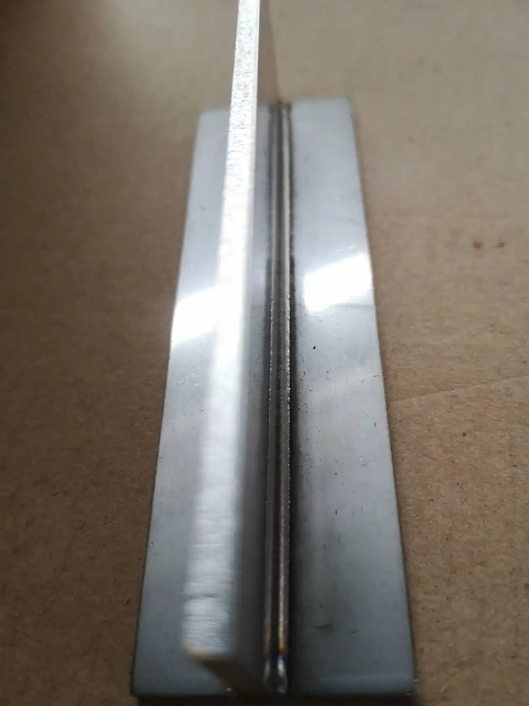 2022 best selling 1500w Hand Holding Fiber Laser Welding Machine Steel Welding Machine