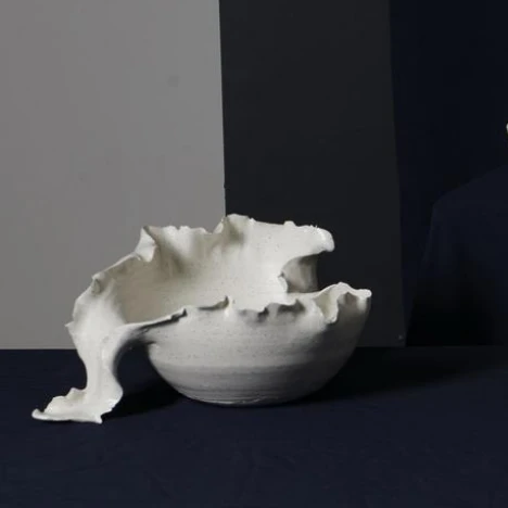 White Ceramic Serving Tray Irregular Luxury Shape Decorative Tray for White Chocolate for Hotel Decoration