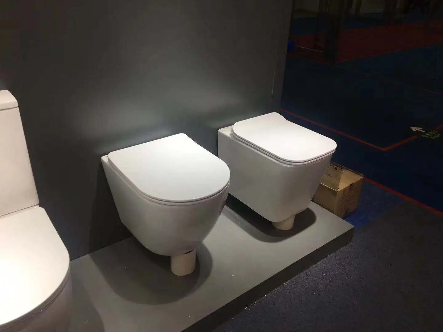 European standard ceramic wall hung toilet