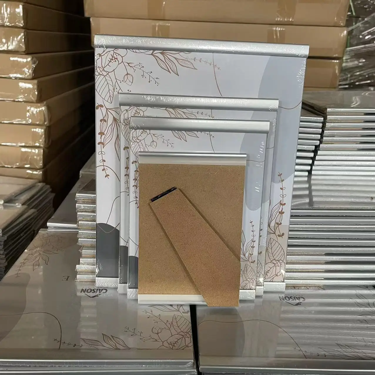 Hot selling customizable  frameless clip  photo frame poster frame furniture decoration A1 A2  A3  A4