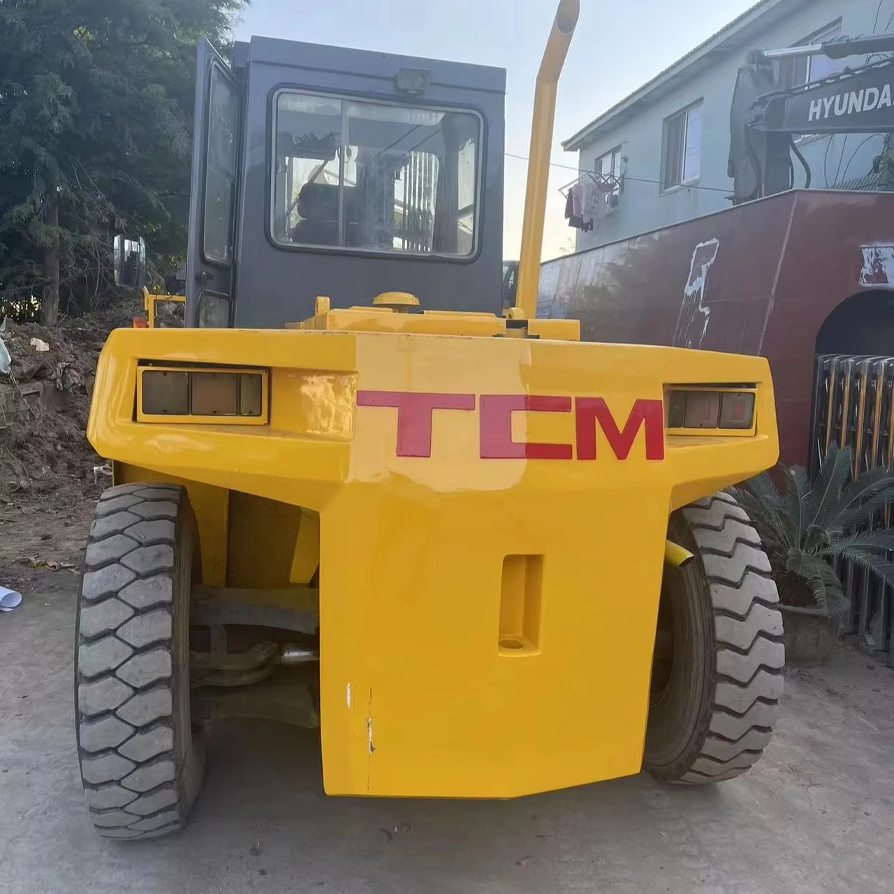 Используемый дизельный вилочный погрузчик TCM FD160 16 тонн используется для продажи в Шанхае/FD160