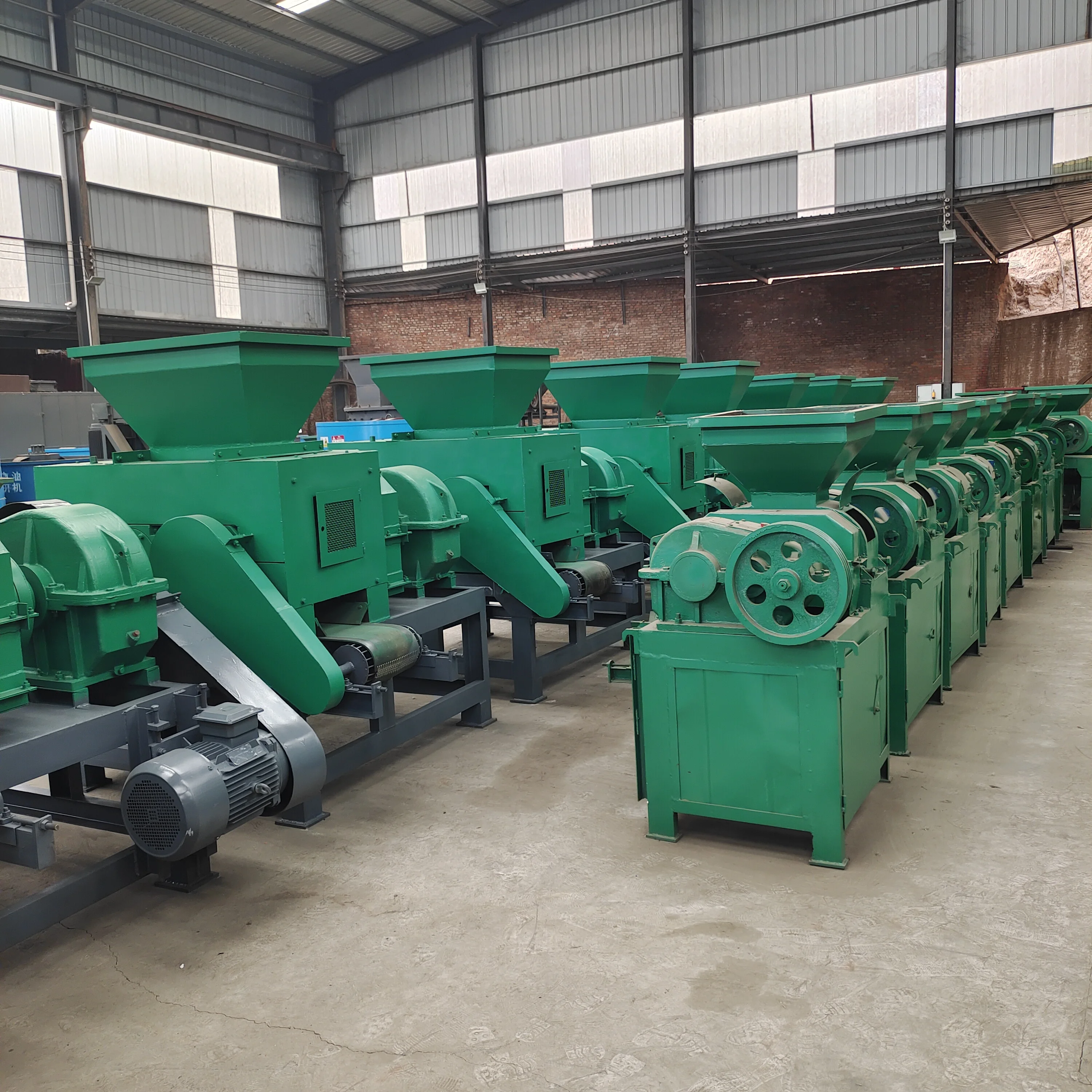 4-6t/h hydraulic Charcoal Briquette Machine coke Powder Ball Briquetting Press