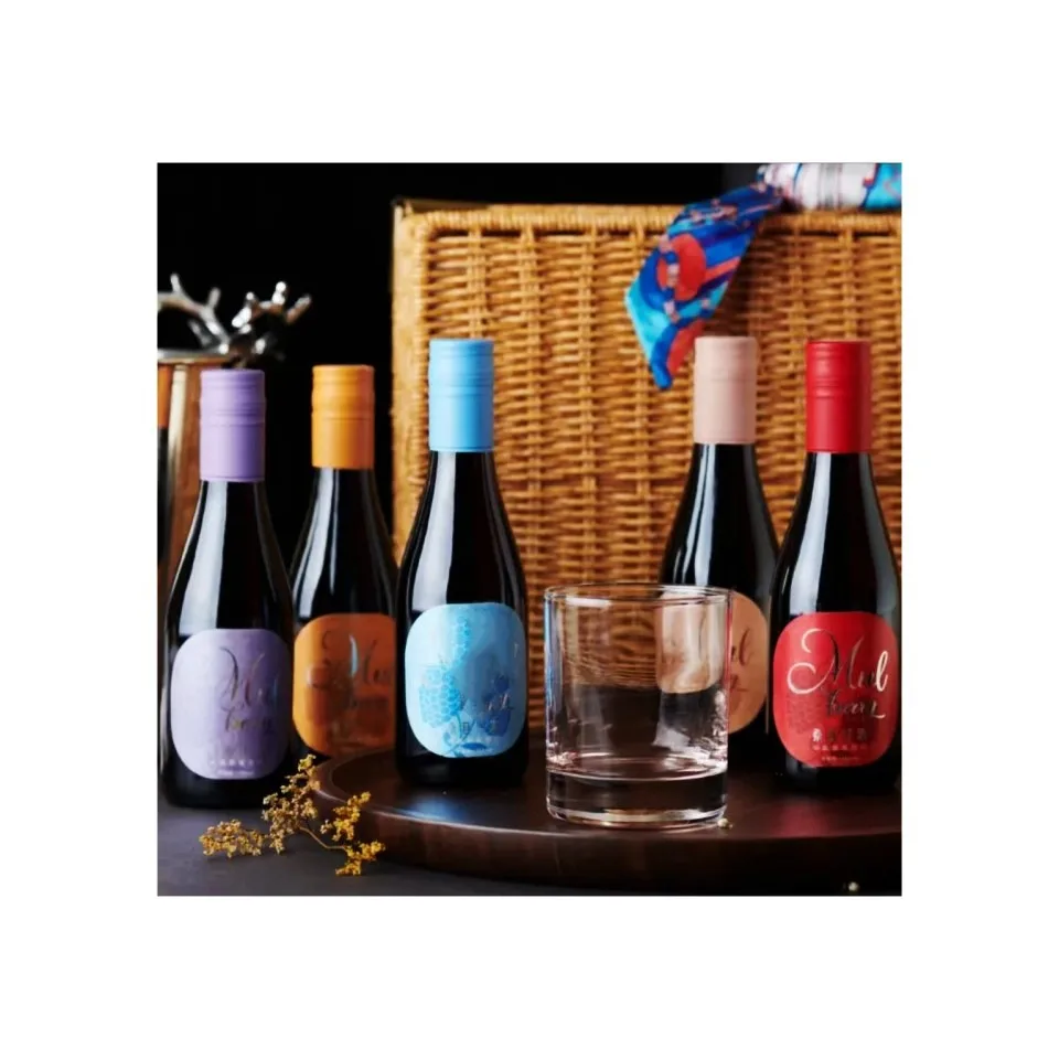 The new gift box packs red wine/mulberry drink 188ml