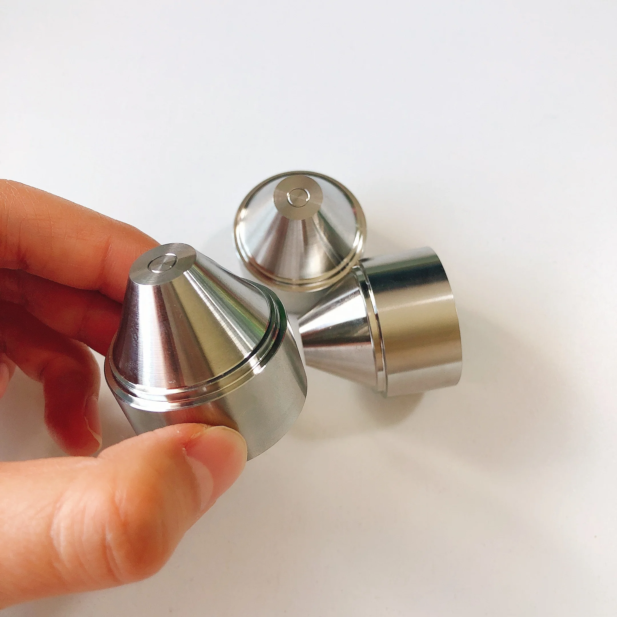 Высококачественный титановый TC4 TiGr5 cnc обрабатывающий цилиндрический адаптер, безбортная конусная вставка в чашку