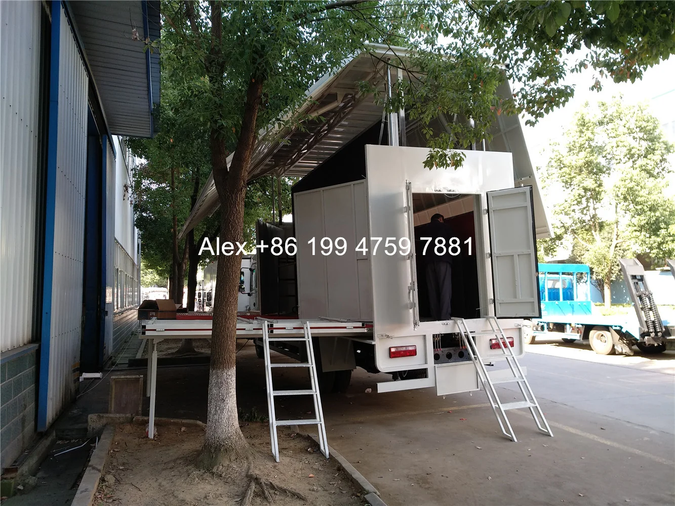 4x2 JAC 7-8m мобильный сценический грузовик для