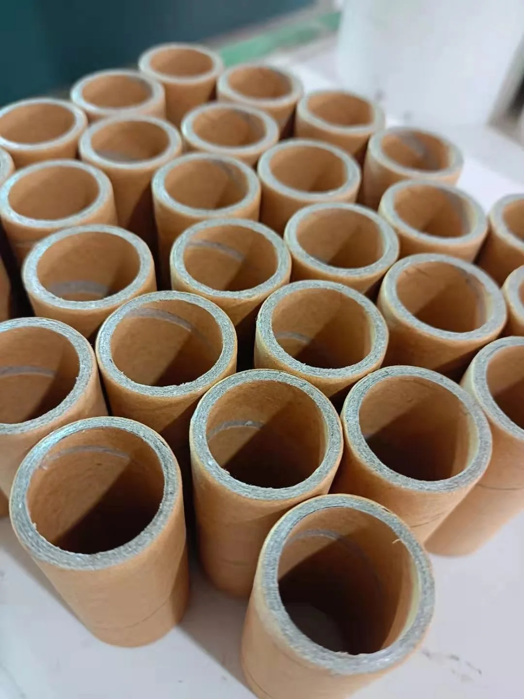 Custom Small Kraft Cardboard Paper Tubes Recycled Materials for Arts and Crafts or Bee Hives Toilet Paper Paper Cores