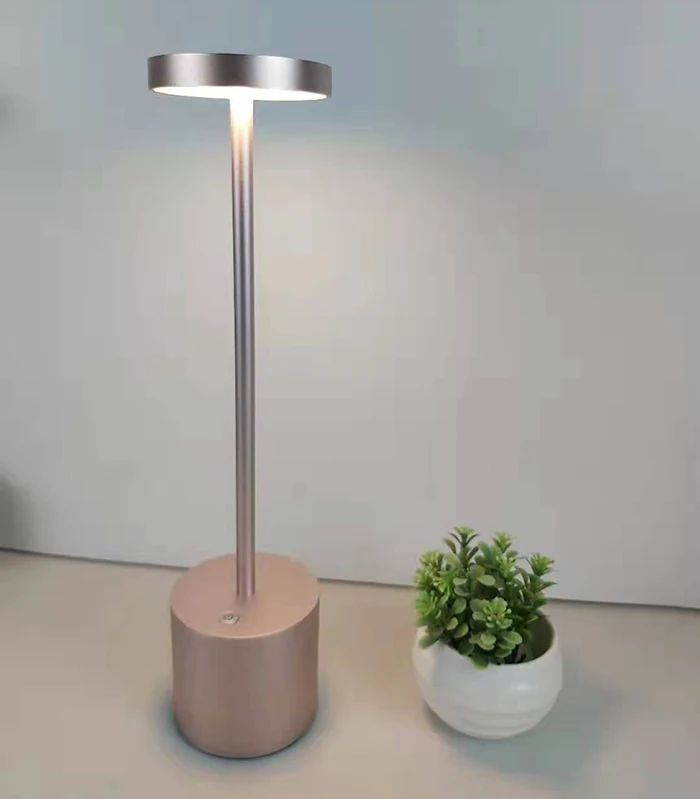 Алюминиевые аккумуляторные батареи Светодиодная настольная лампа светодиодная беспроводная лампа для наружного освещения садовый Кемпинг бар