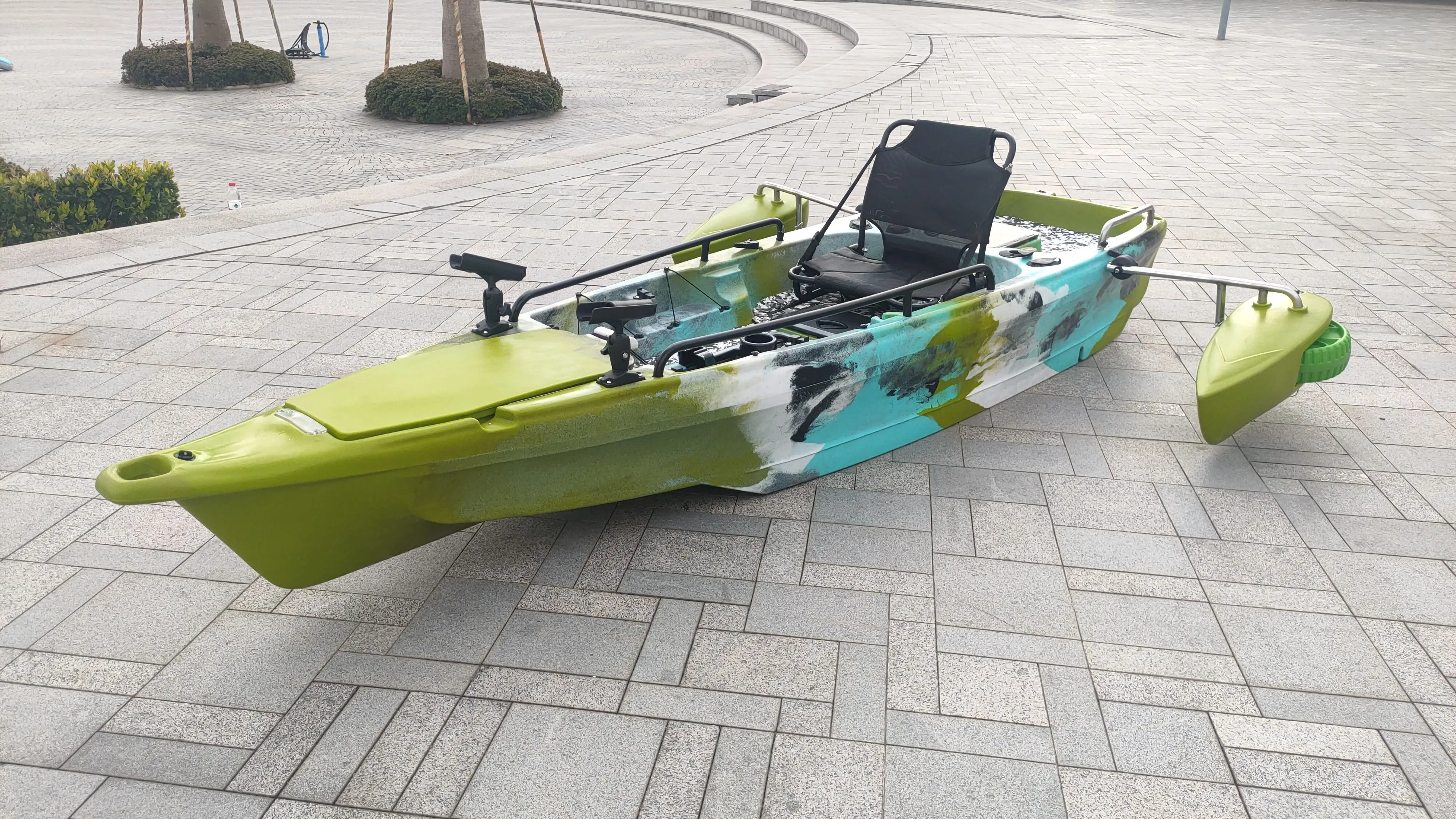 LULUSKY 2022 Pro Angler Sit On Top Jet power Fishing Kayak With Paddle And Rudder System Included For Sale