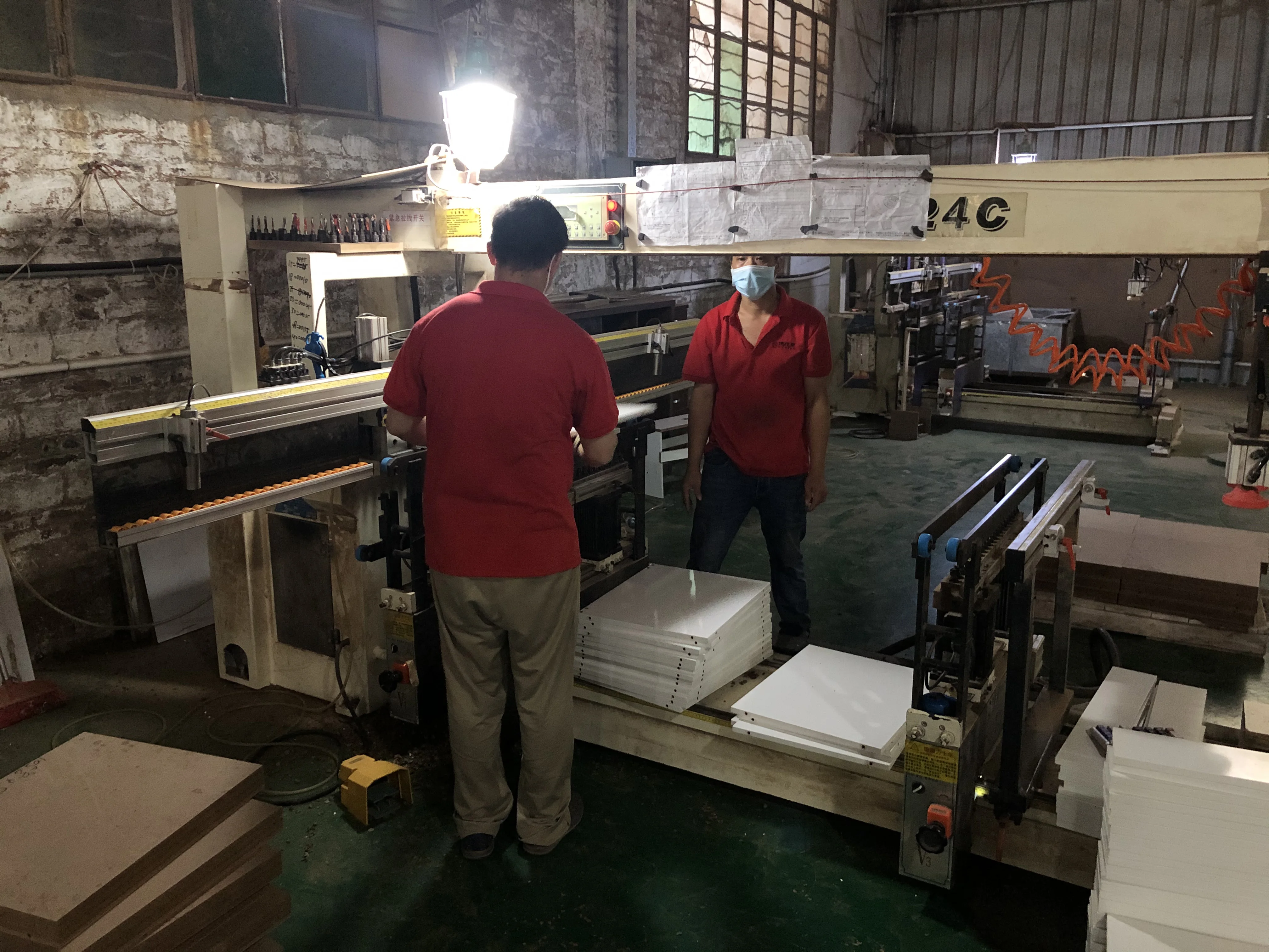 Делюкс конференц-зал для руководителей многофункциональный Конференц-стол из МДФ на заказ большой дискуссионный стол деловых конференций с розеткой