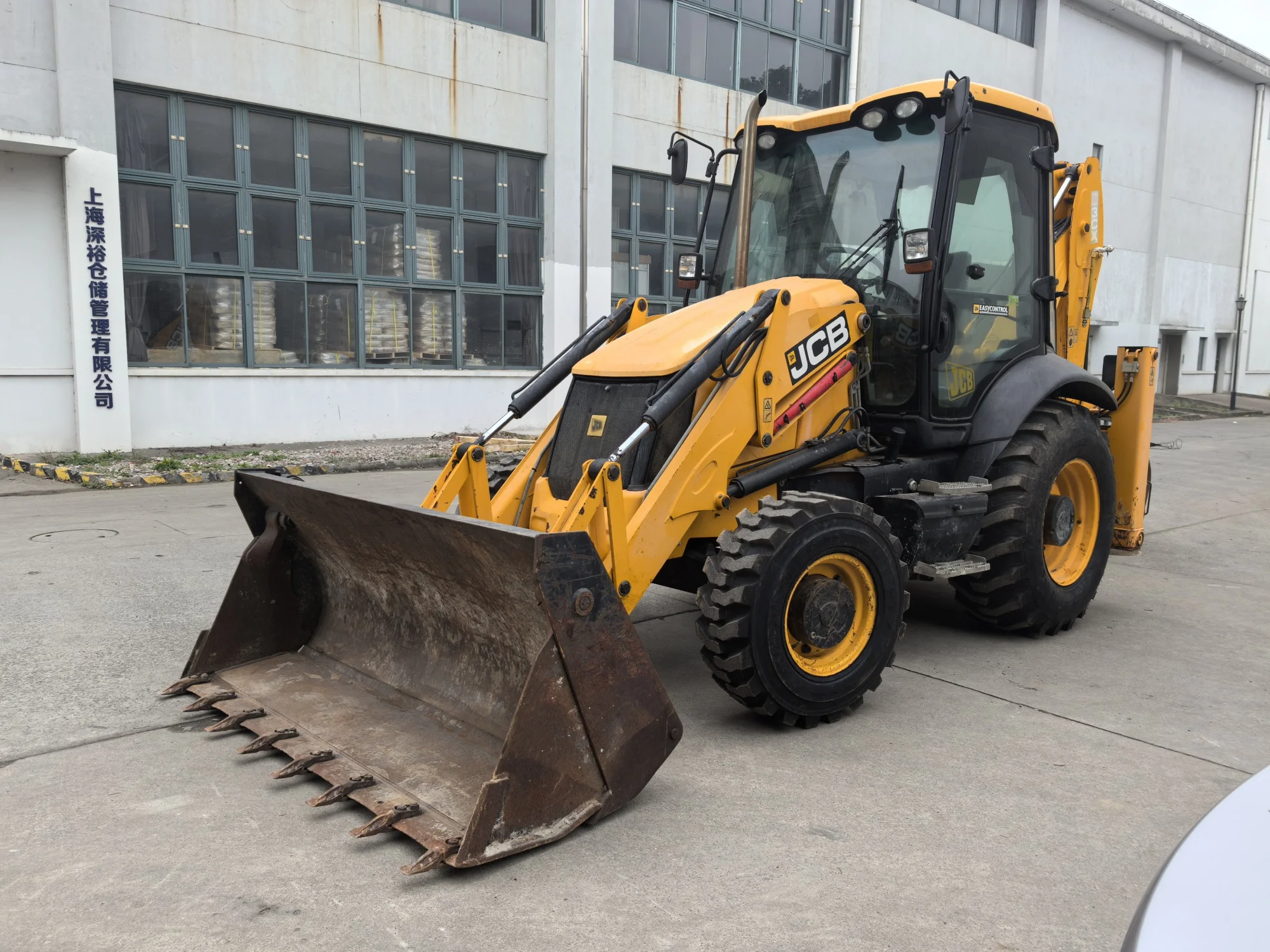 UK-Made JCB TLB Loader Digger Cheap Used 3CX 4CX Retro TLB Loader 3CX JCB Backhoe Loader with Core Engine & Motor Components