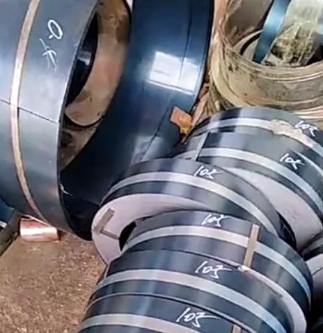 Заводская мельница C67s 65Mn синяя поверхность 55Si7 56Si7 55S2 Горячая отжигающая пружинная стальная катушка