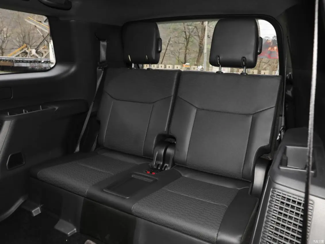 2024 Best Price New Cars To yota Prado 2.4T To yota 6 Seater Cars Made In China