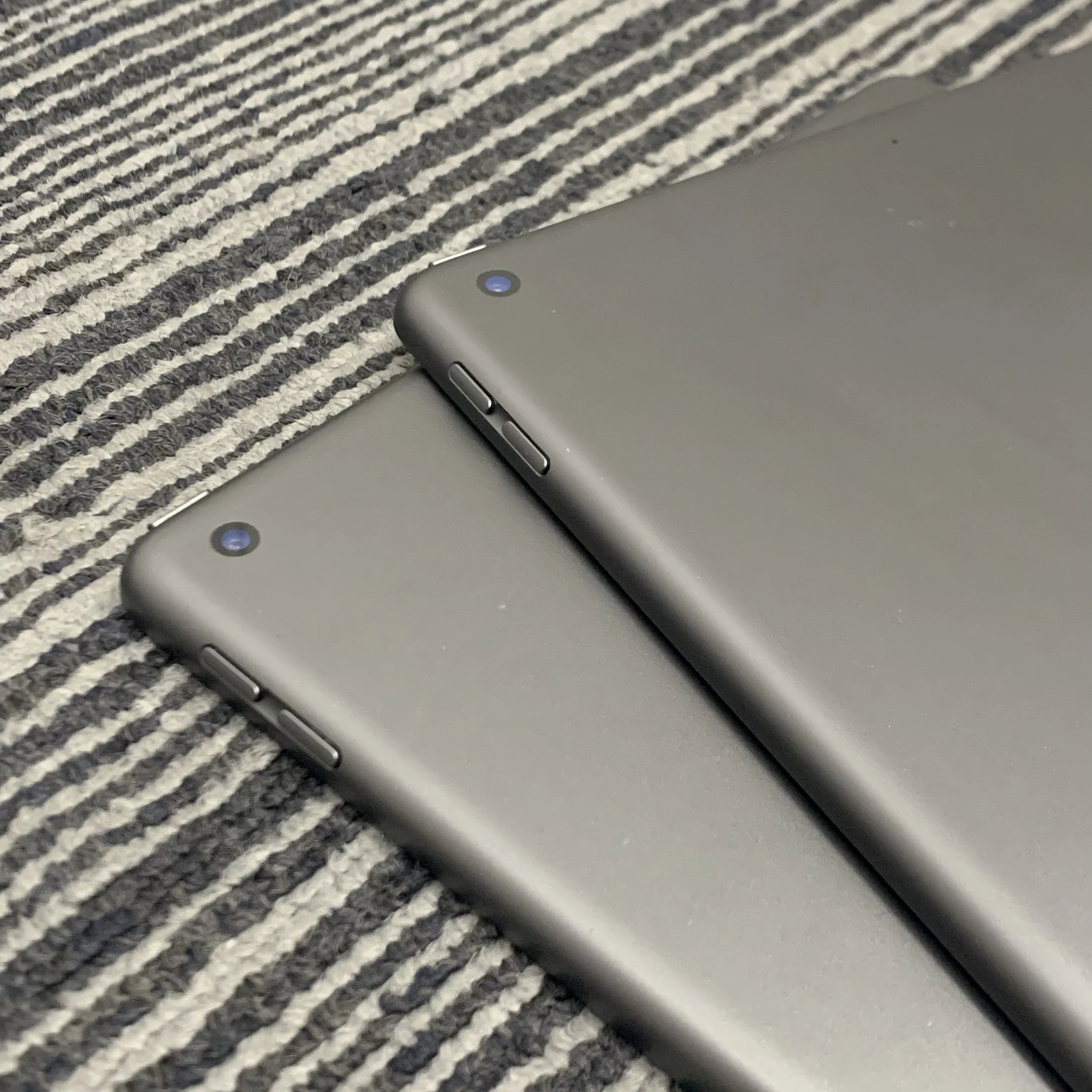 Оптовая продажа низкая цена оригинальный 9 7 IPad (2018)128 ГБ 2 оперативной памяти с дюймов планшетный компьютер OS 11 3
