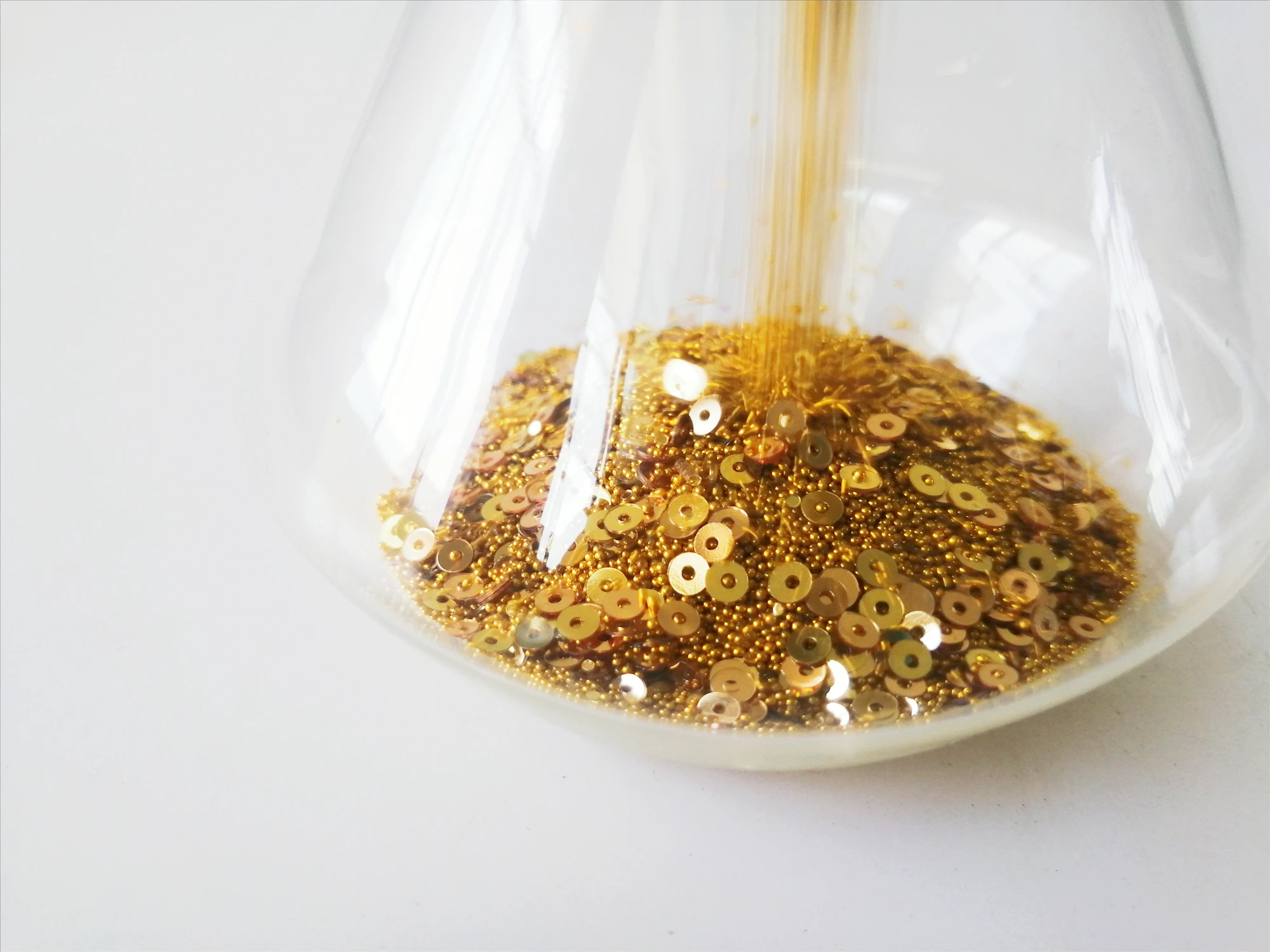 Sandtimer hourglass Diamond shape sequin golden beads Glass Hourglass Custom Sand Timer for Wedding home decoration gifts