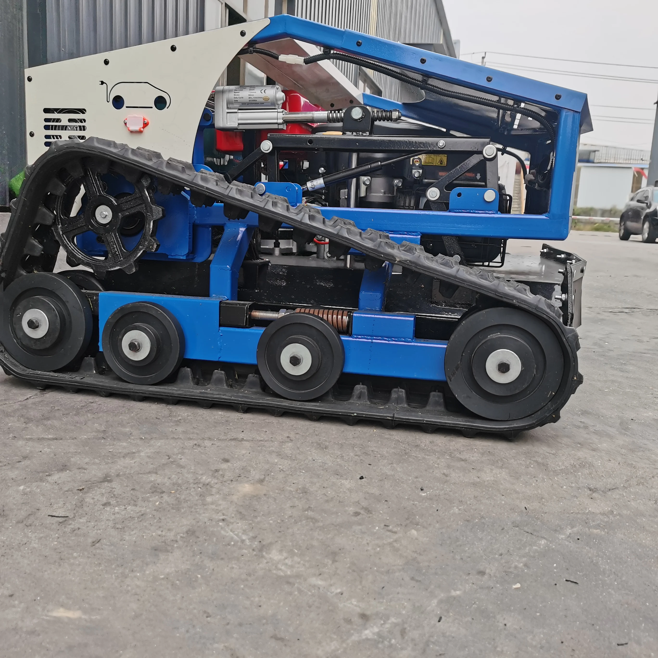 China brand cutter lawn mower Intelligent agricultural and forestry equipment crawler type mower grass cutter