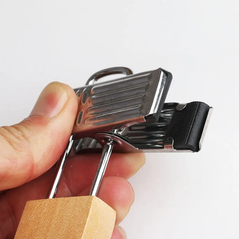 Manufacturer Wholesale Cheap Natural Brown Wooden Hanger For Clothing Store