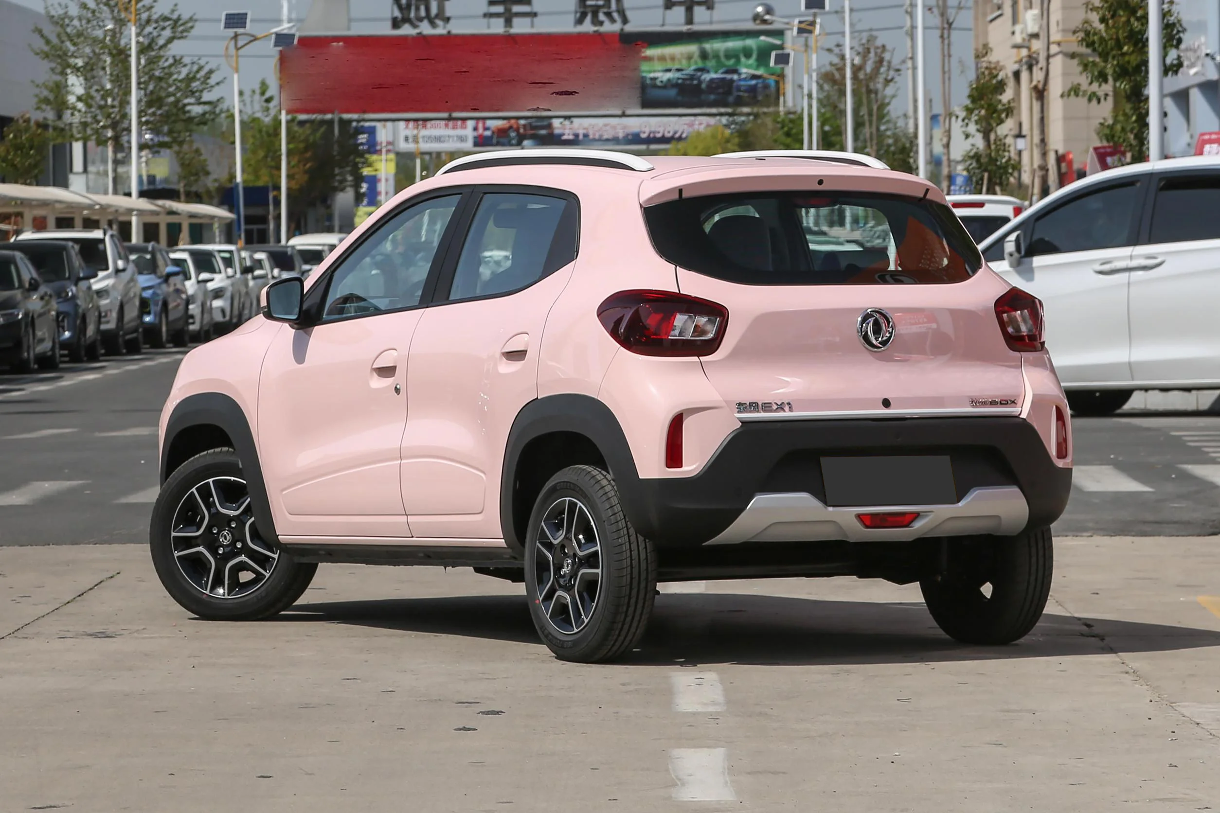 Buy Small Electric Cars Dongfeng Nano Box Small SUV 5-Door 4-Seat SUV 201KM Long Range Cheap Electric Cars From China