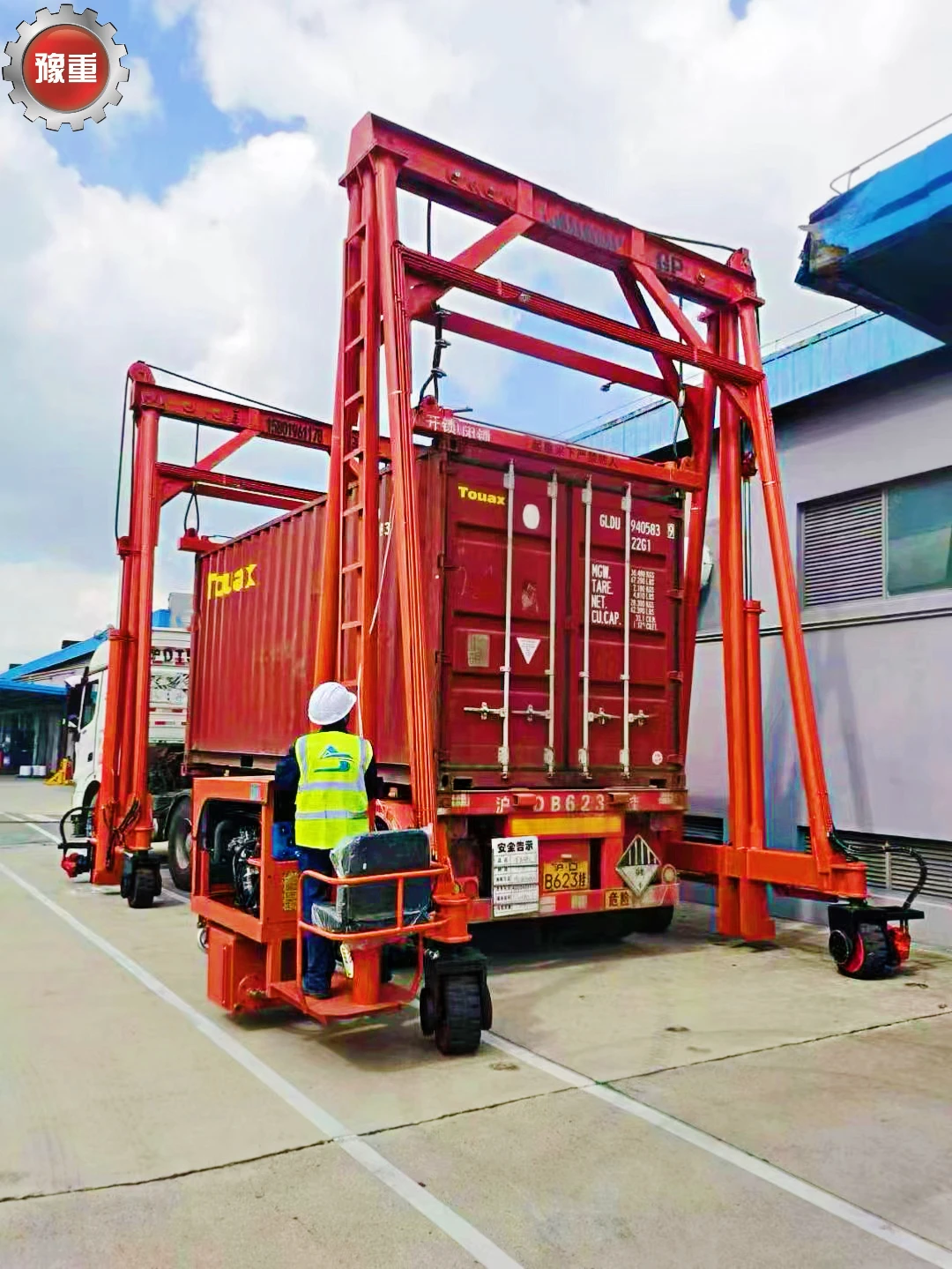 20ft 40ft mobile portable lift shipping container crane yard shipping for sale