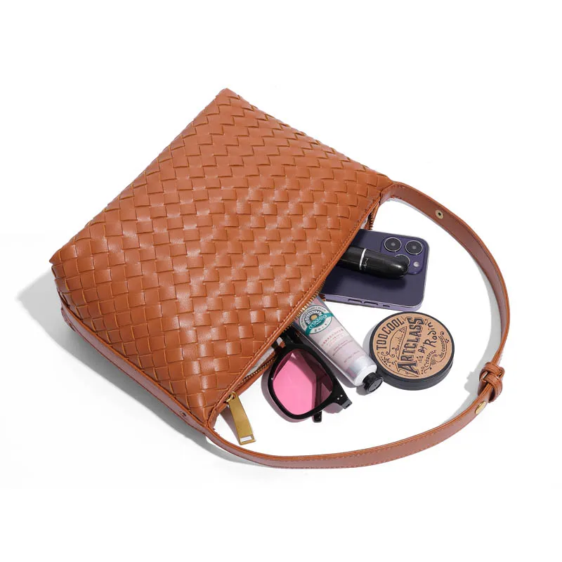 French niche new handmade braided bag versatile with premium feel handbag large capacity simple and fashionable underarm bag