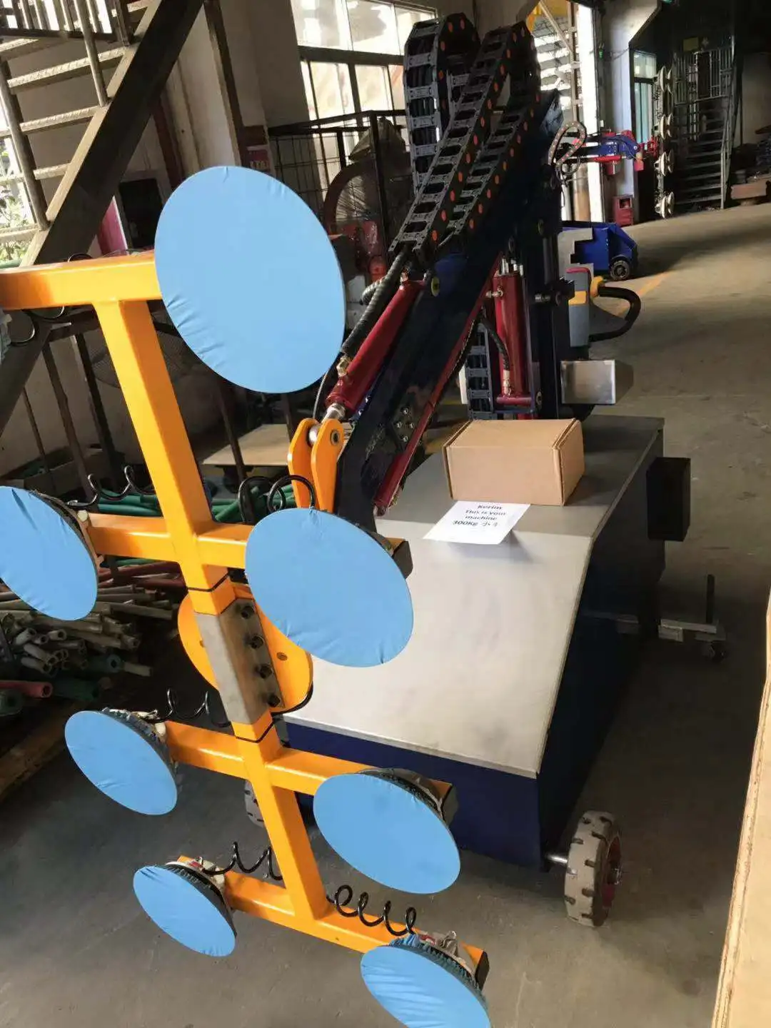 Crane-arm Glass Handling Lifter Robot Electric Vacuum Suction Cup Rotating and Lifting Equipment for Curtain Wall Installation