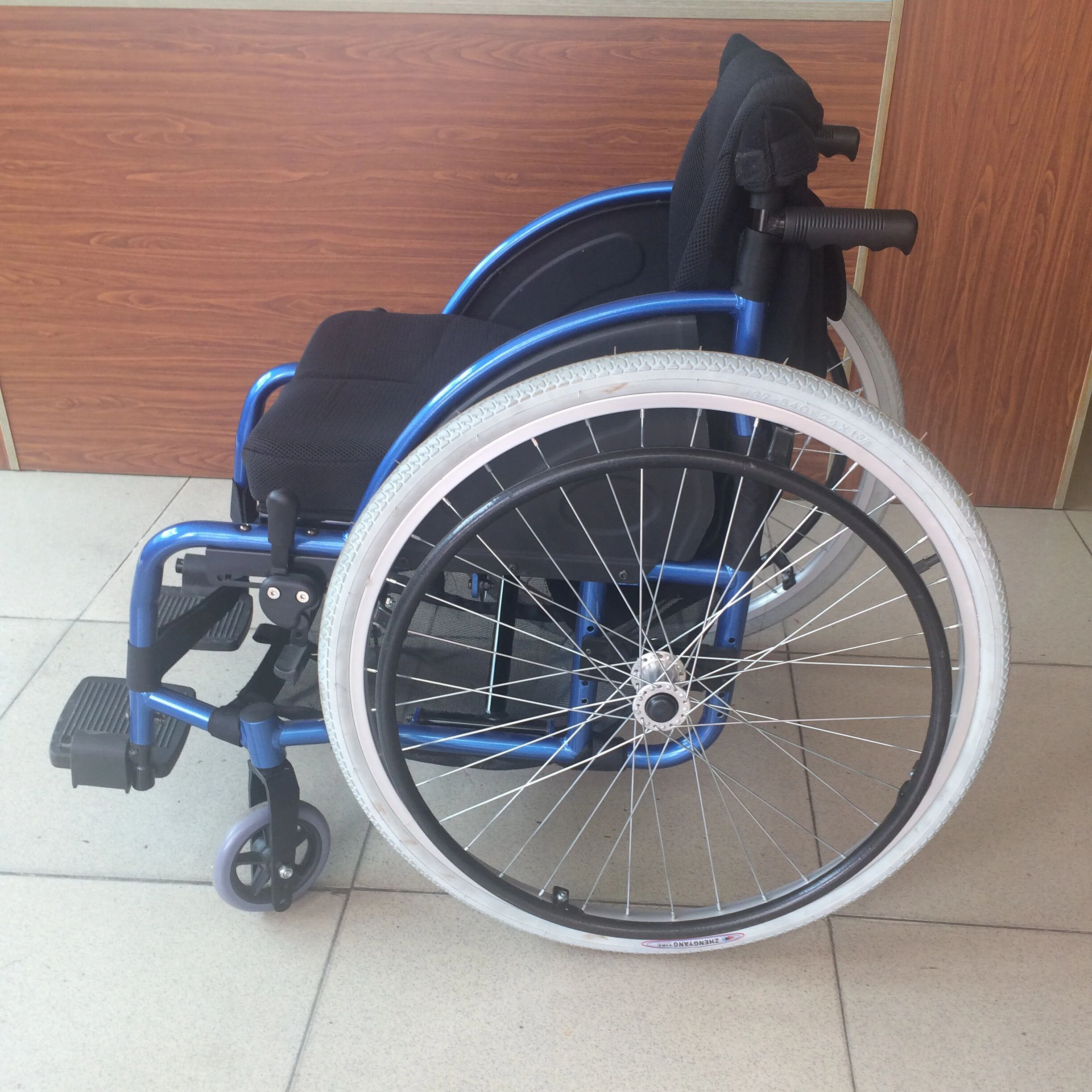 Professional sports wheelchair big 24' rear wheels foldable manual wheelchair