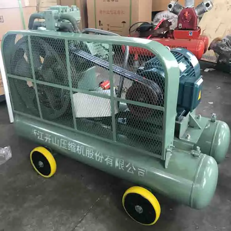 230L tank 3 cylinder diesel engine type piston air compressor for mining