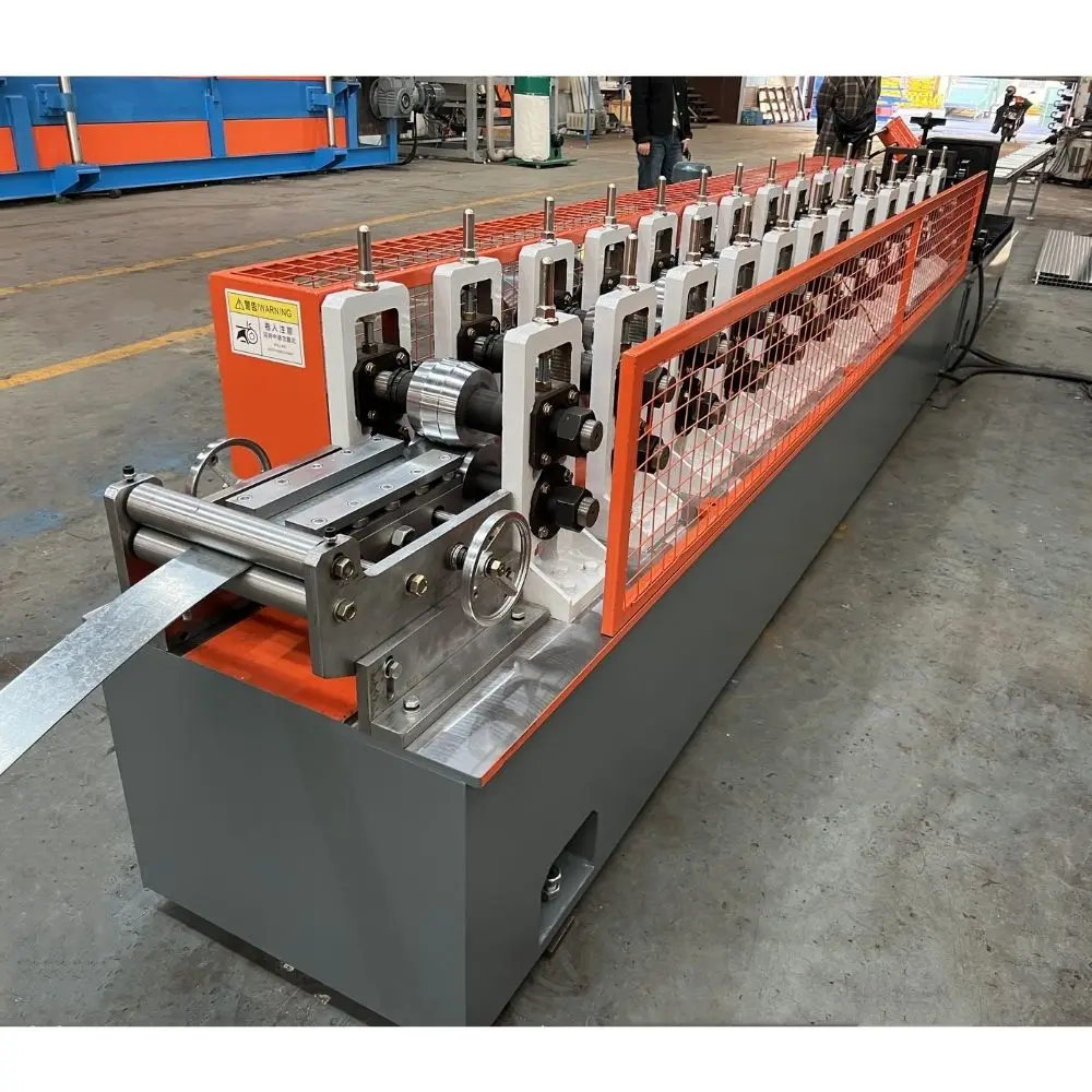 High Speed Warehouse Supermarket Storage System Galvanized Metal Welded Wire Mesh U Support Deck Channel Roll Forming Machine