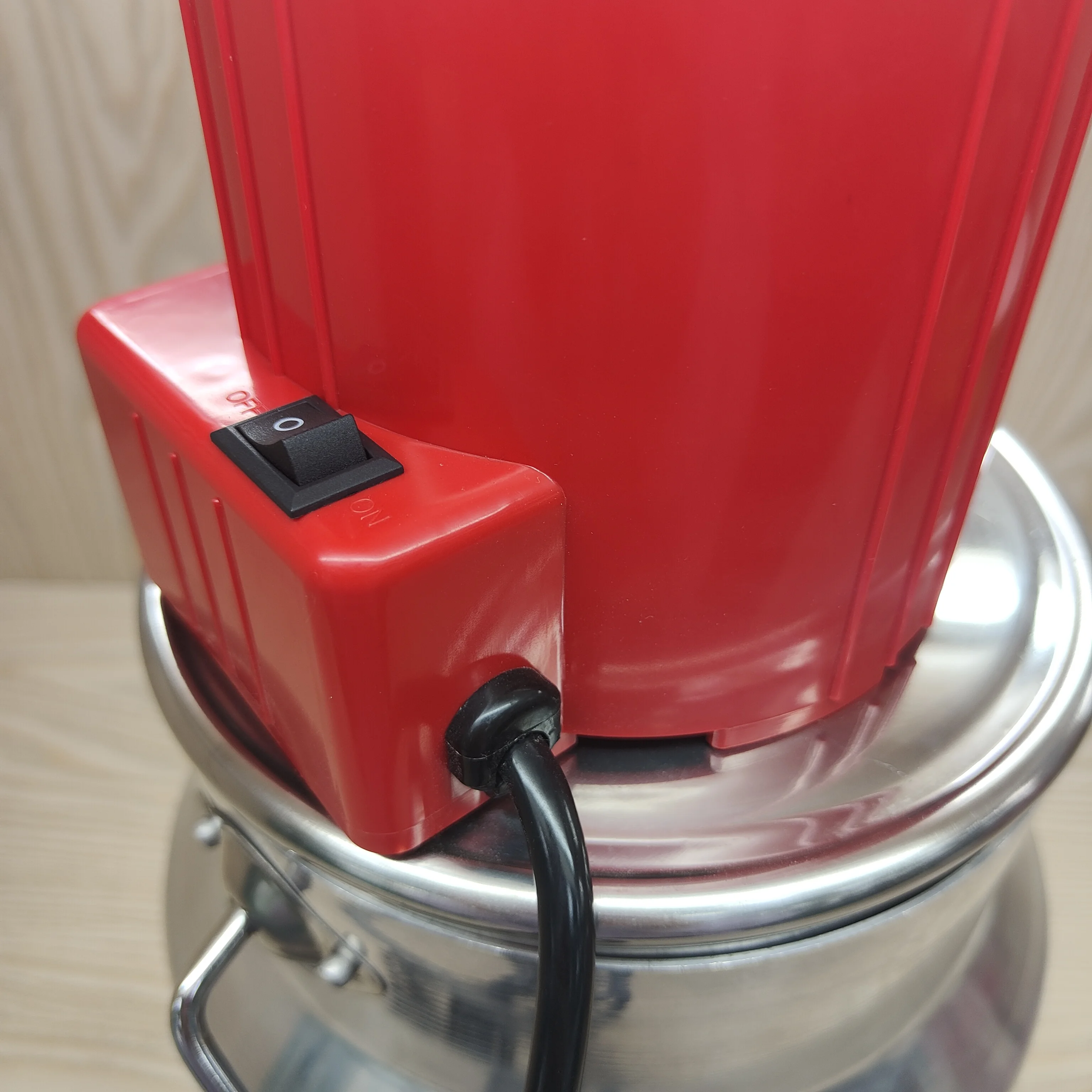 Cheap Factory Outlet wholesale electric churn 5L 7L 11L 13L 20L milk mixer with Blue/Red plastic cover
