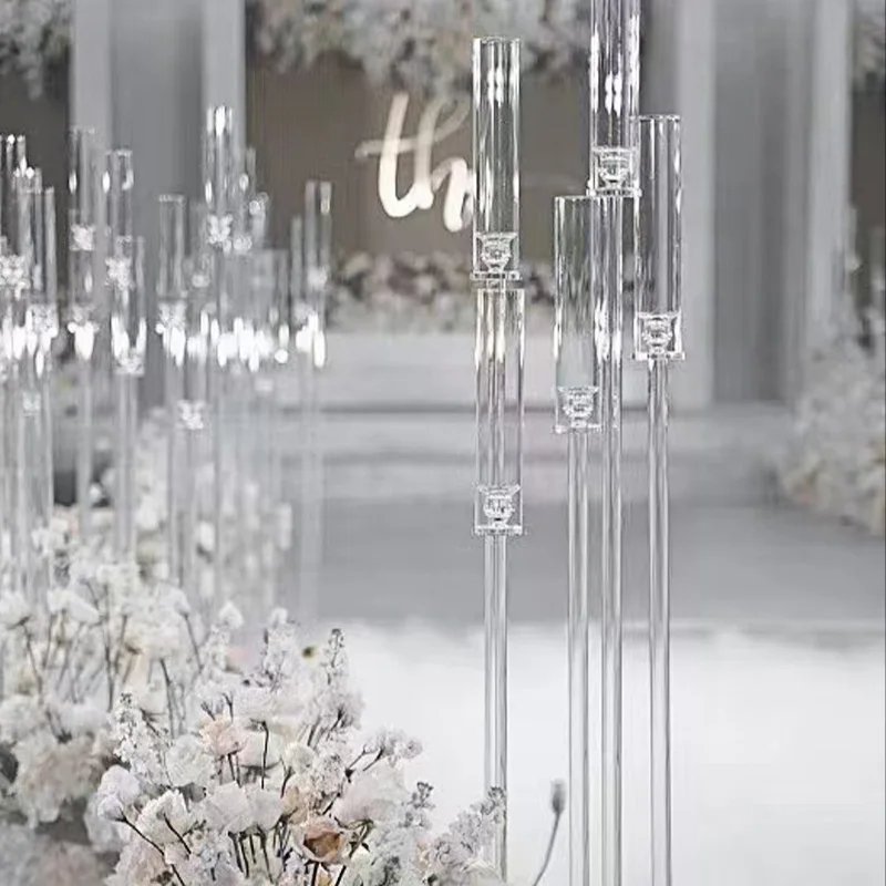 Подсвечник из прозрачного пластика