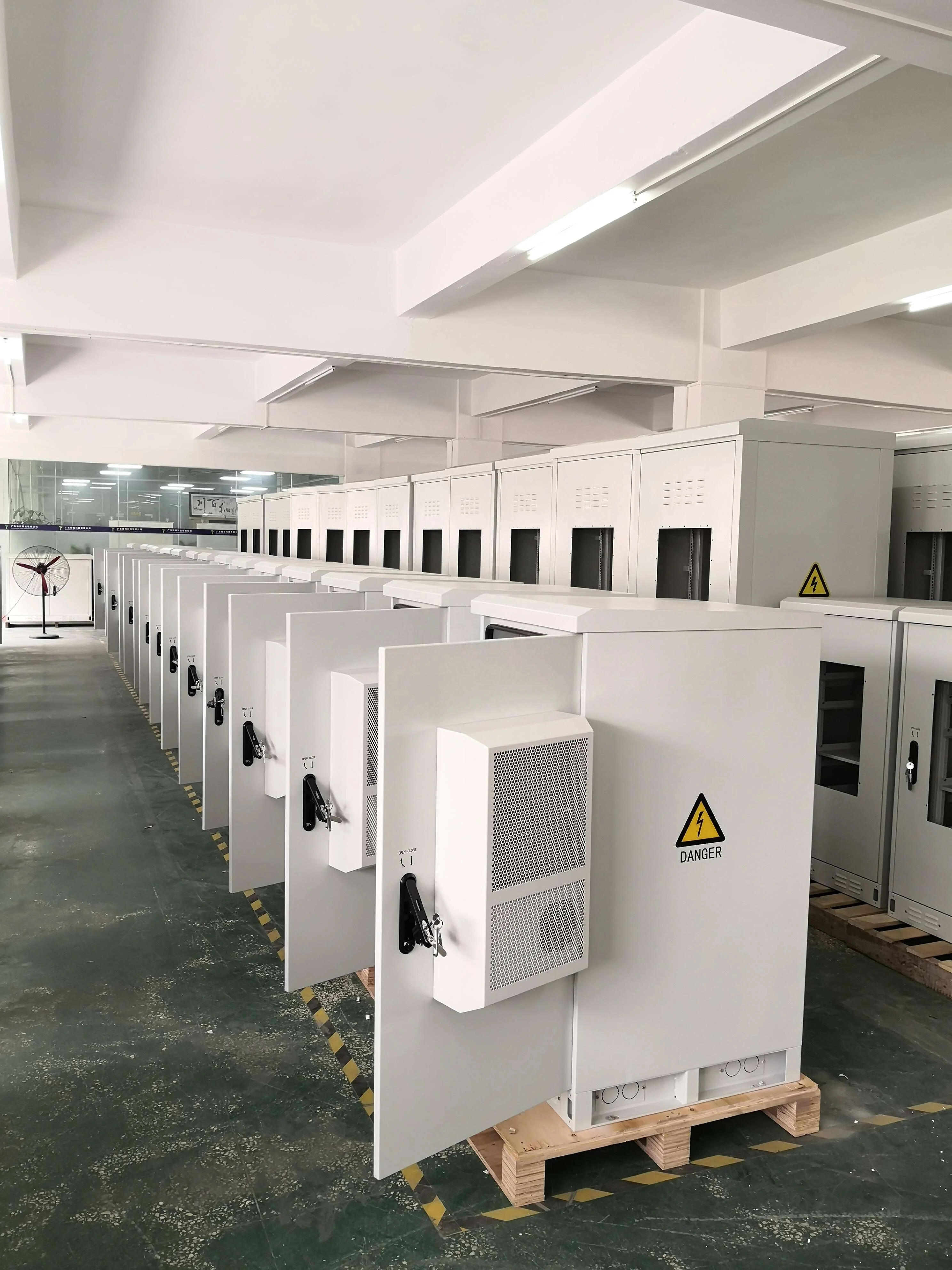 ODM OEM Custom Electrical Waterproof Powder Coating Aluminum Electric Storage System Battery Cabinet