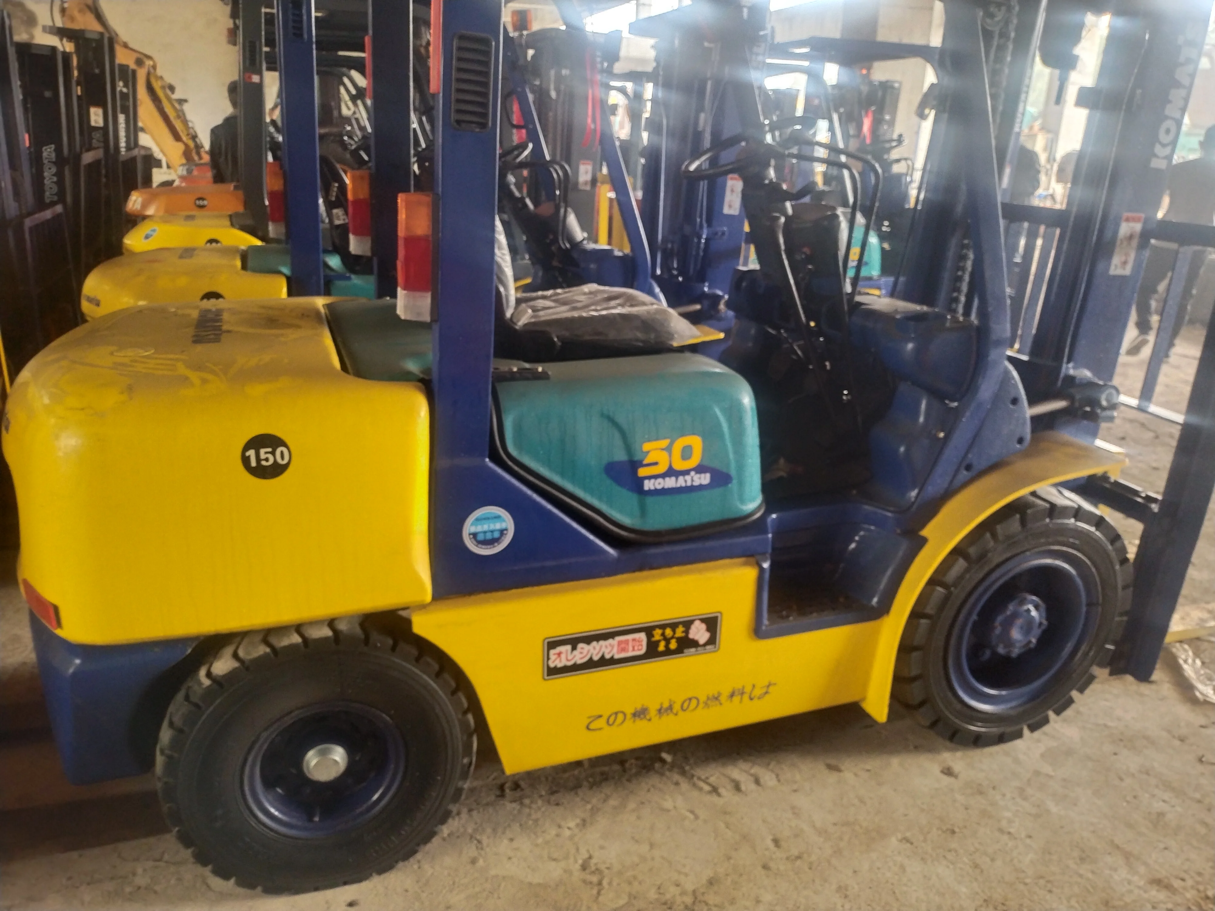 Японский высококачественный fd30t-14 KOMATSU fd30 fd30t-16 Подержанный дизельный погрузчик с запасными частями