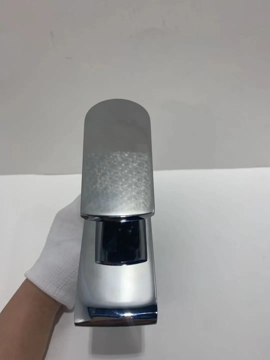 Смеситель для раковины из цинка