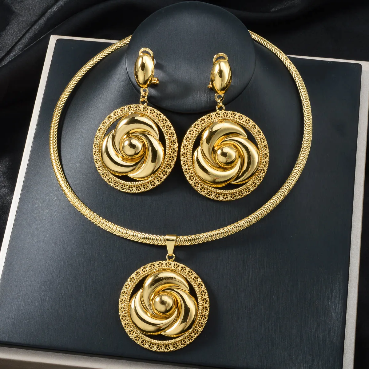 Fashion italian 14k gold plated Flower earrings and pendant necklace jewelry set