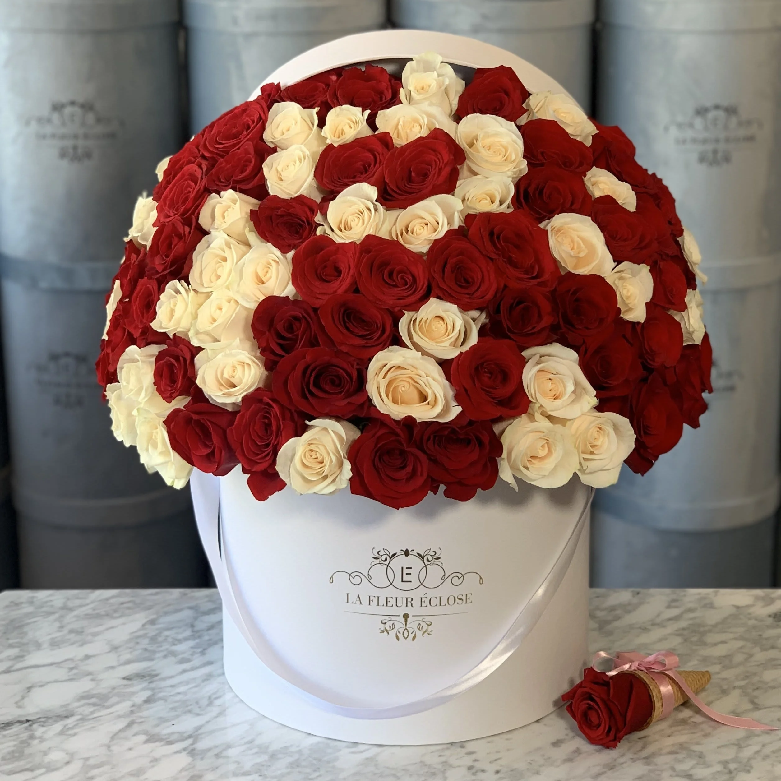 Customized Package Round Hat Square Velvet Heart Shape Luxury Preserved Gift Roses Flower Box