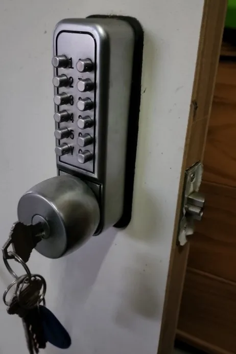 Everstrong the third generation number lock G678   Mechanical digital combination code door lock easily changing password