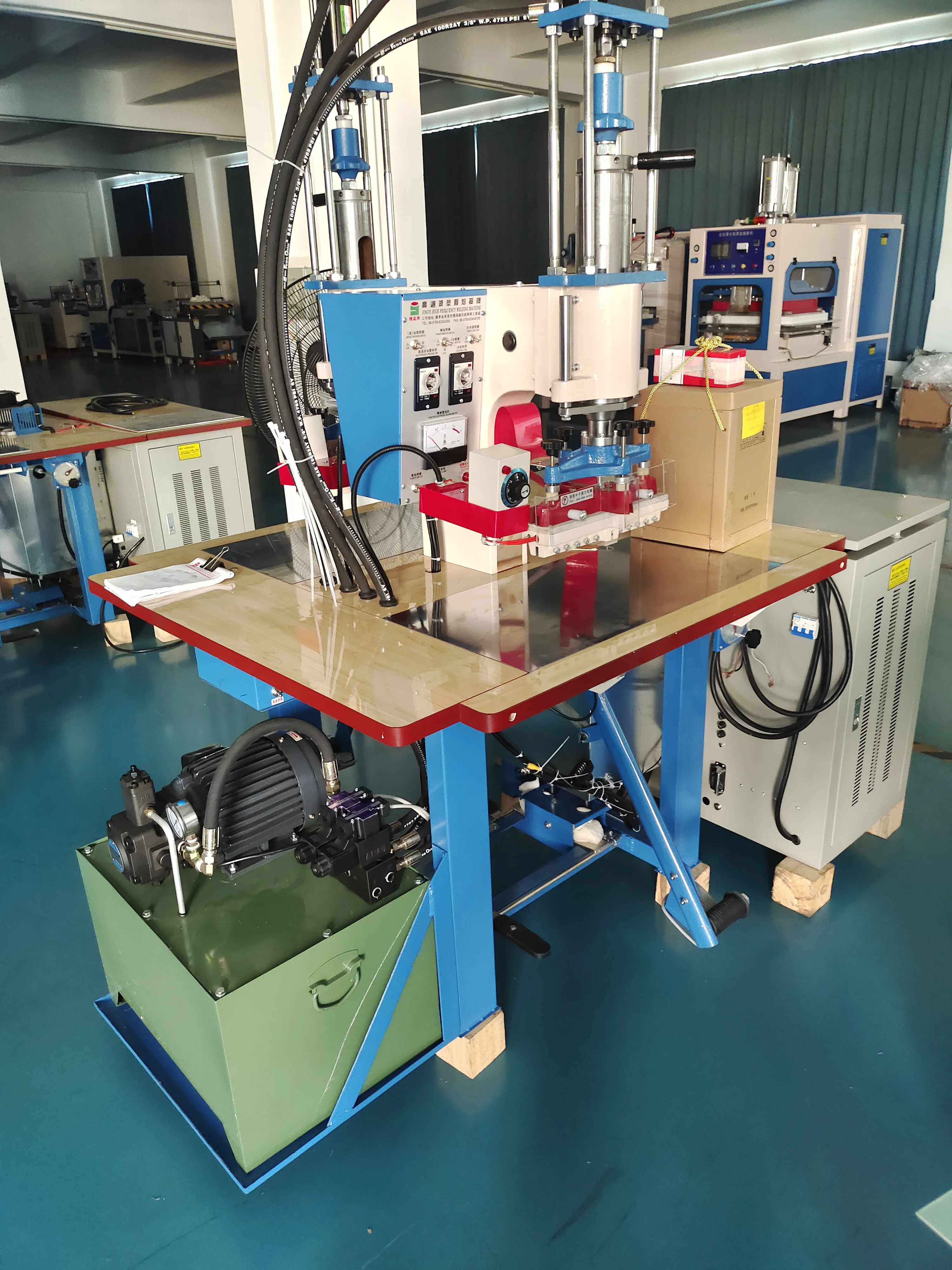 TPU/EVA/PVC badge/emblem/patch/trademark high frequency embossing machine