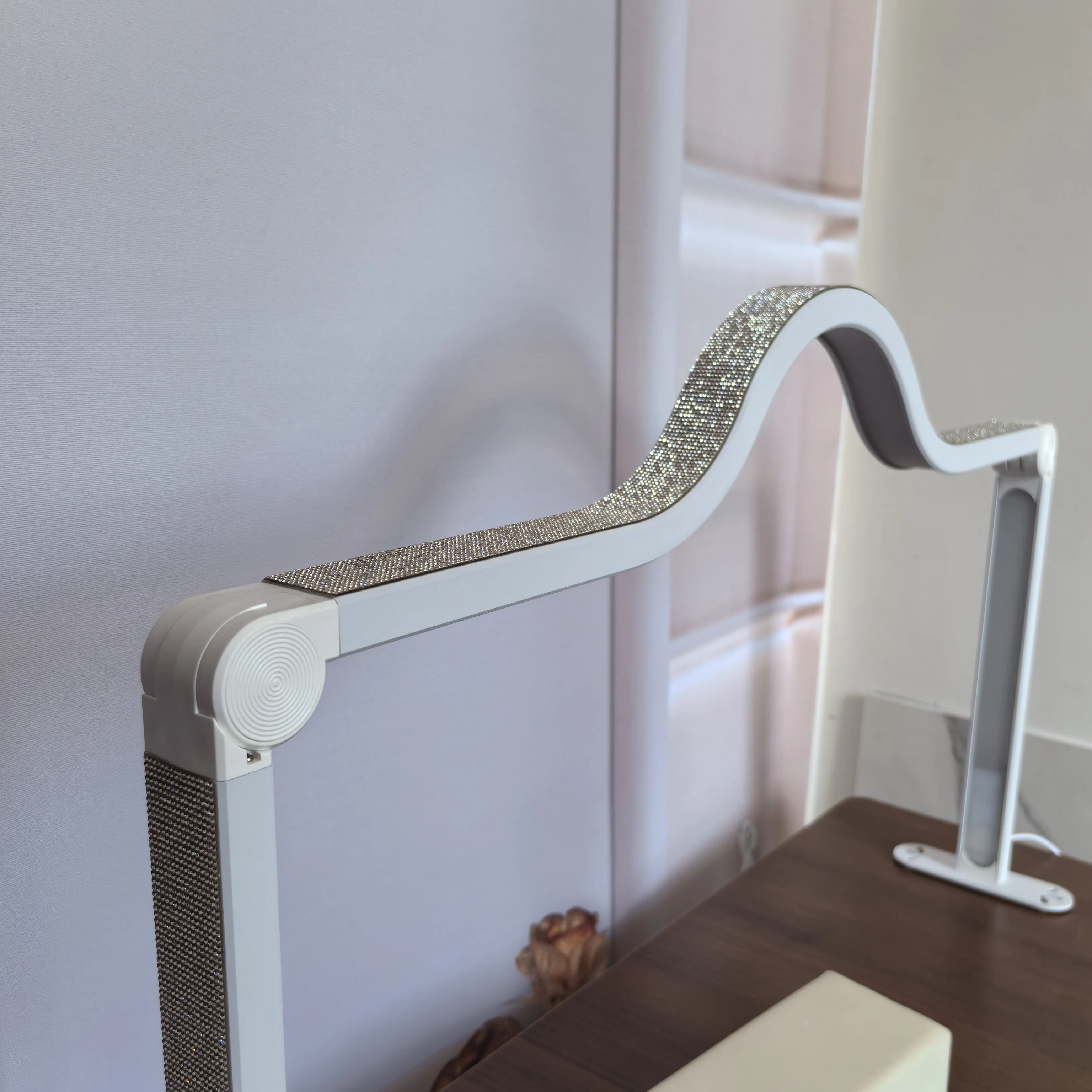 BIN 2024 Adjustable Foldable LED Office Desk Lamp Professional Manicure Swing Arm Desk Lamps for Nail Salon Table