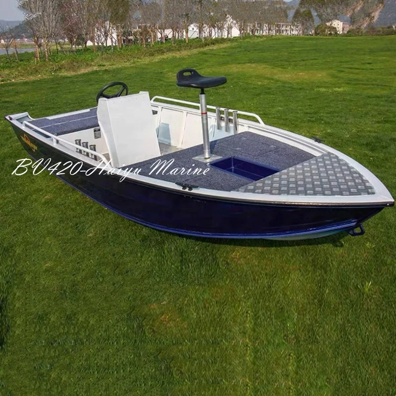 New best V-hull bass boats with live fish tank made in China