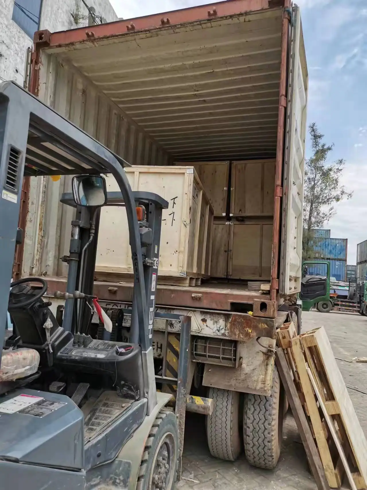 Original SHACMAN F2000 F3000 X3000 Water-cooling Radiator DZ9112530268