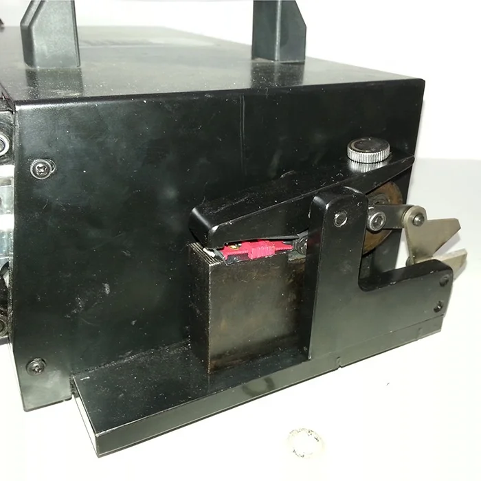 Более чем 10-летним опытом EM-6B2 Электрический инструмент для обжима для ножевые клеммы