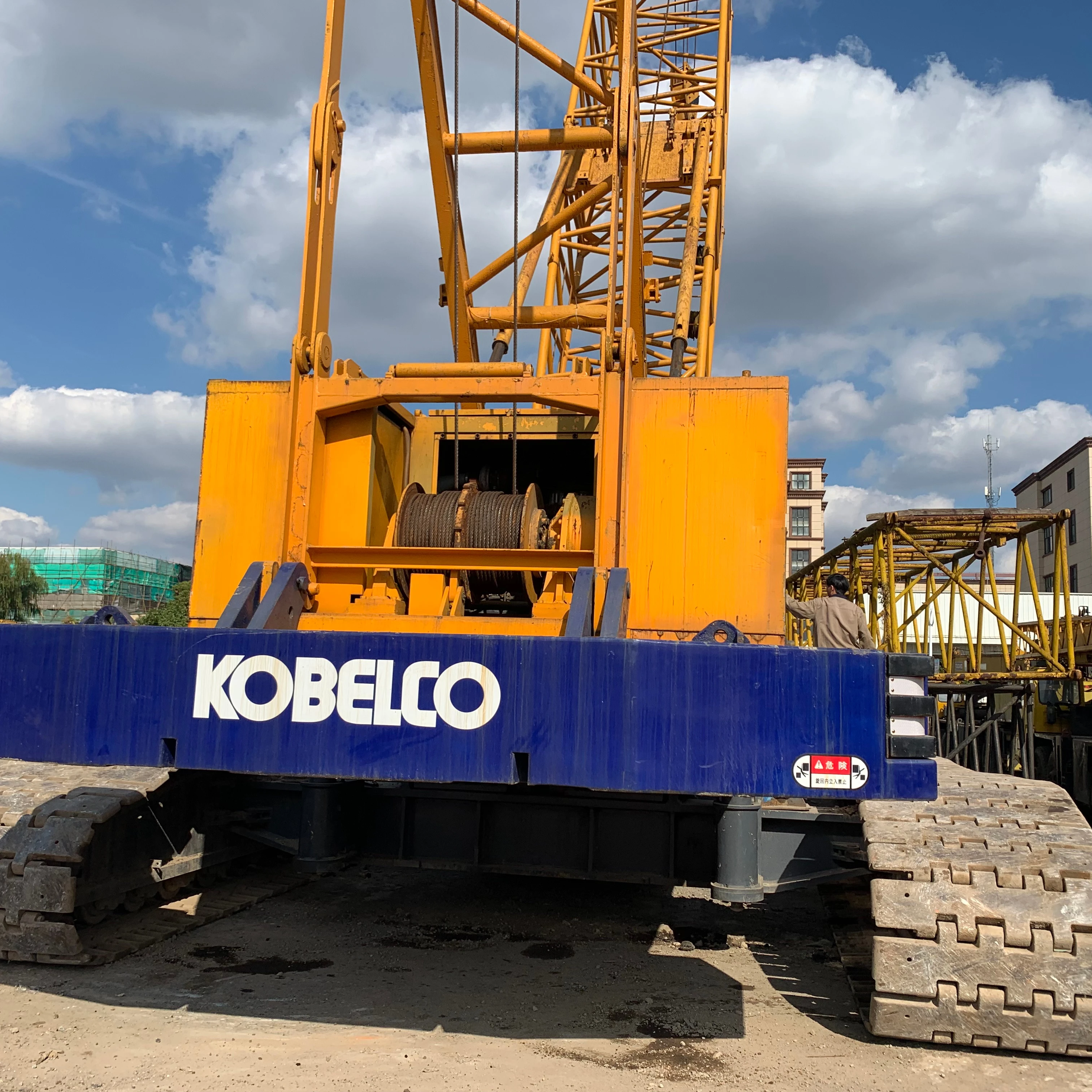 USED CRANE 150T  USED    CRAWLER   CRANE  KOBELCO   150T    MADE IN JAPAN  CRAWLER CRANE  KOBELCO  150T