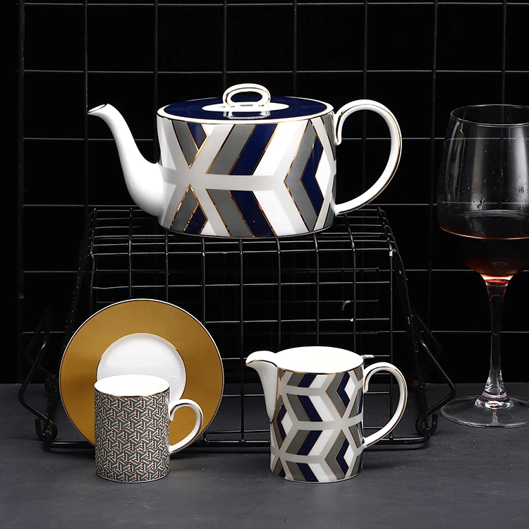 Porcelaine Plates Sets Dinnerware Luxury Gold Rim Charger Plates New Design Plates Sets Dinnerware Luxury Tableware