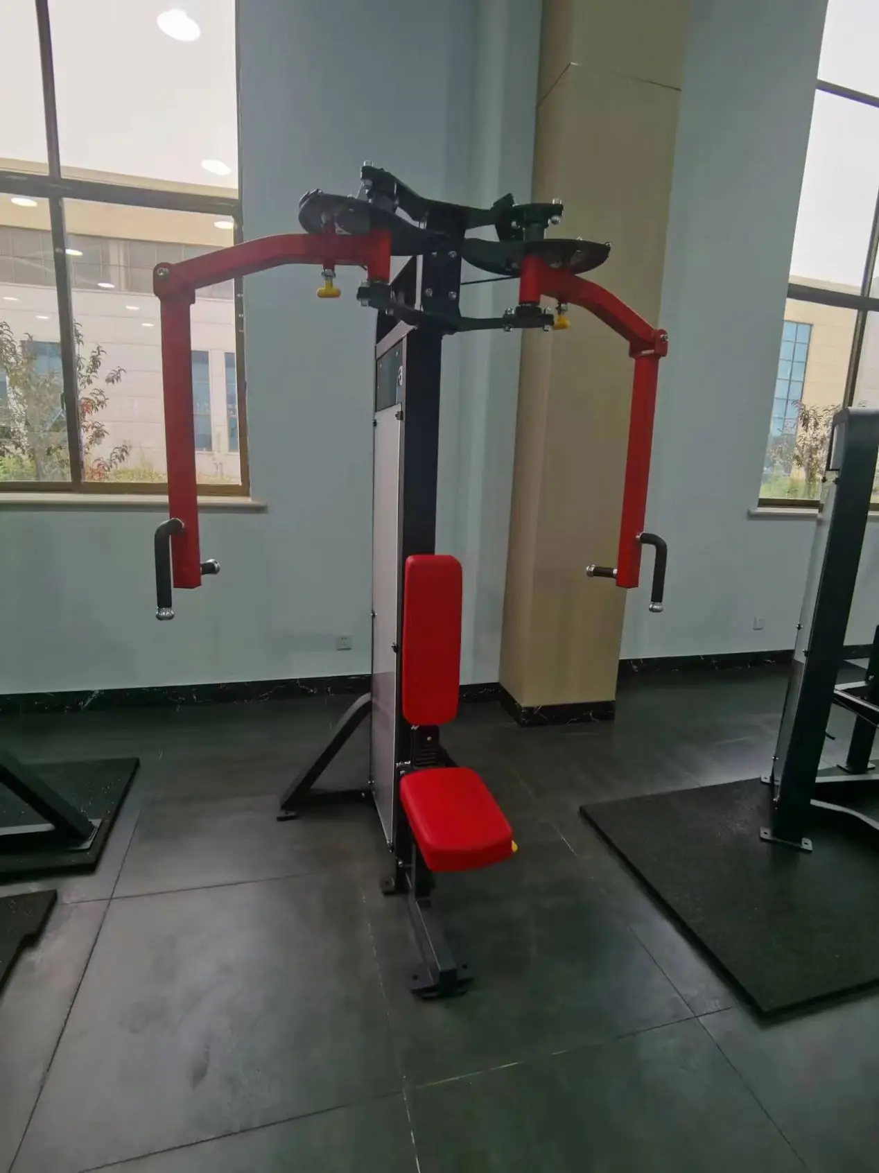Высококачественное оборудование для фитнеса lat pulldown machine