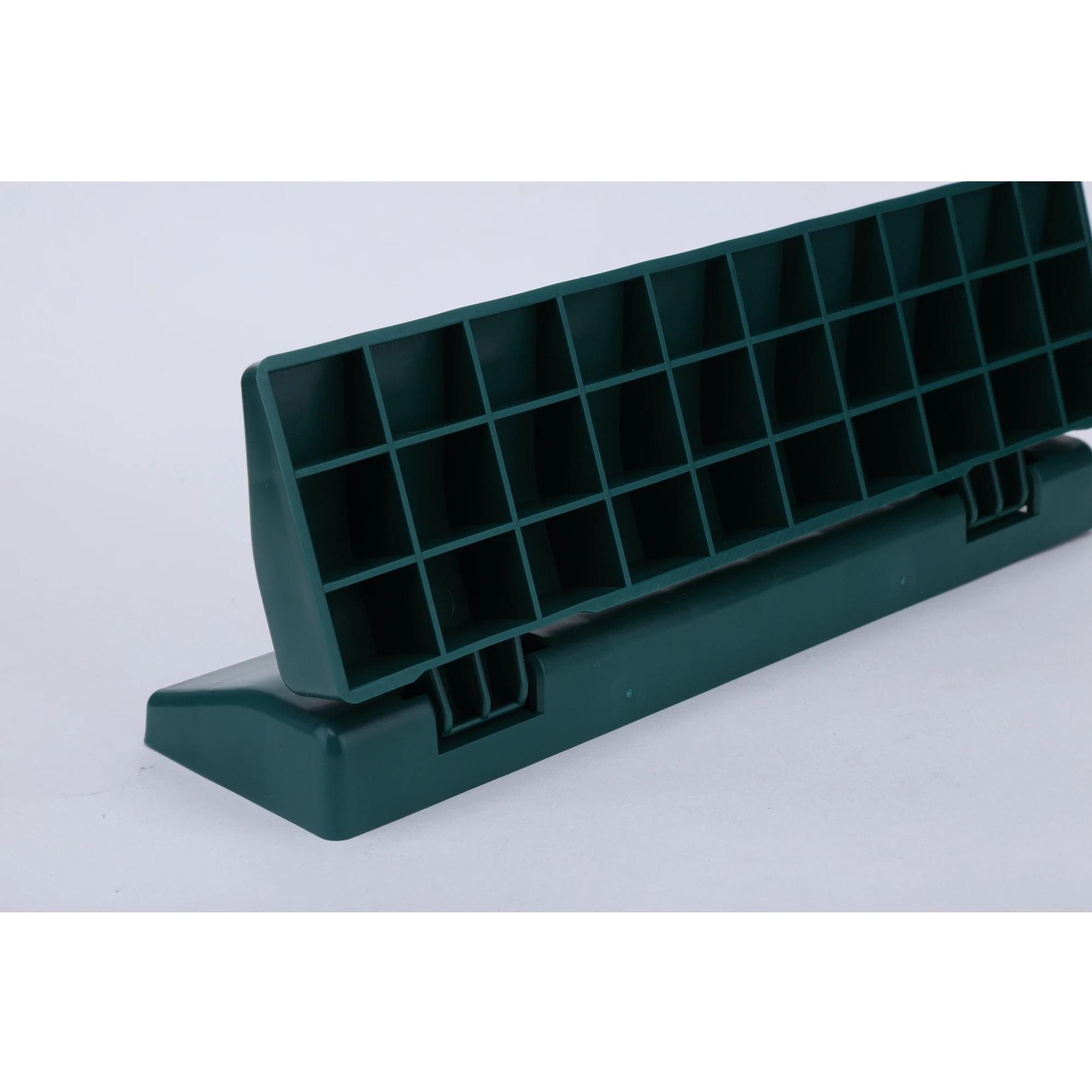 Interlocking grass rolling floor can roll up easy to storage