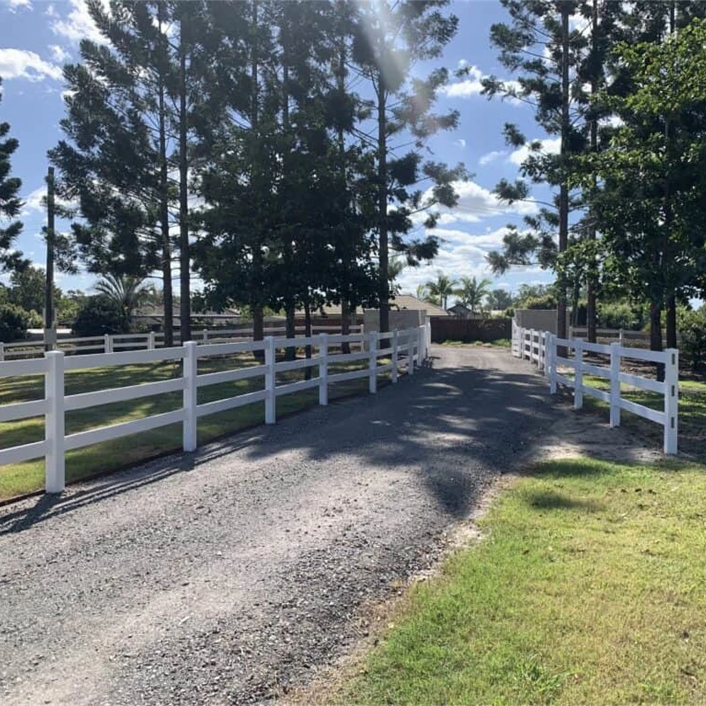 Showtech cheap black vinyl 3 rail pvc horse fence